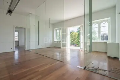 Kurija 570 m², Samobor Centar, velika parcela 7 319 m² - 9