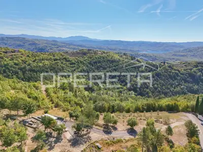 Poljoprivredno zemljište 3.690 m², Buzet - pogled na Butonigu - 11