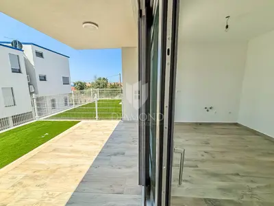 Stan 45 m², Lovrečica, pogled na more i vrt