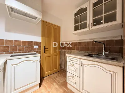 House 300 m², Mrkopalj - 4 apartments and 8 bedrooms - 18