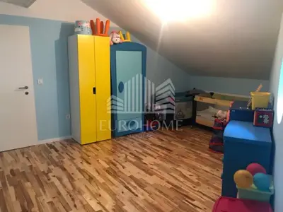 Haus zum Kauf in Donji grad, 204 m² - 10
