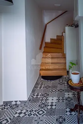 Haus zum Kauf in Donji grad, 204 m² - 16