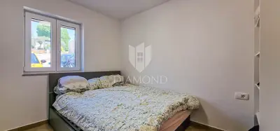 Buje, Kaštel, dva stana sa 200 m² dvorišta blizu granice - 5