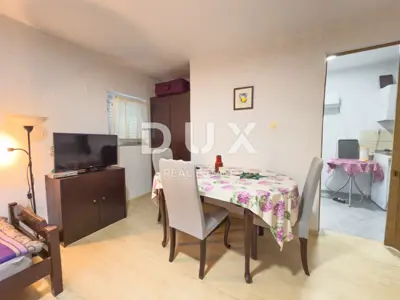 Haus 295 m², Batomalj - 5 Wohneinheiten - 18