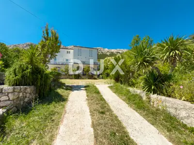 Haus 295 m², Batomalj - 5 Wohneinheiten