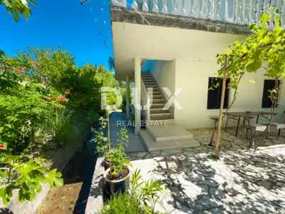 Haus 295 m², Batomalj - 5 Wohneinheiten - 6