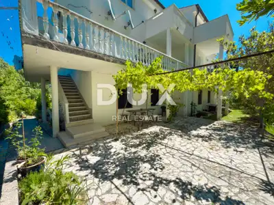 Haus 295 m², Batomalj - 5 Wohneinheiten - 5