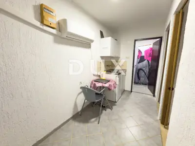 Haus 295 m², Batomalj - 5 Wohneinheiten - 19
