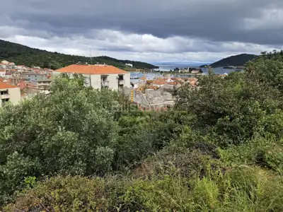 Baugrundstück 480 m², Vis, Meer- und Inselblick