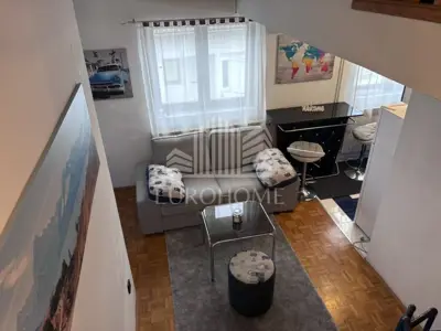Wohnung 55 m², Trešnjevka - Sjever, Terrasse und Parkplatz unter der Schranke