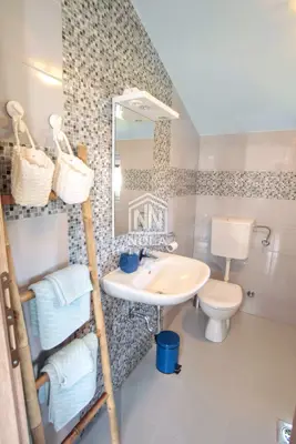 Kuća 245 m², Tisno na otoku Murteru, 4 stambene jedinice - 22