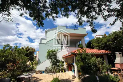 Haus 245 m², Tisno auf der Insel Murter, 4 Wohneinheiten