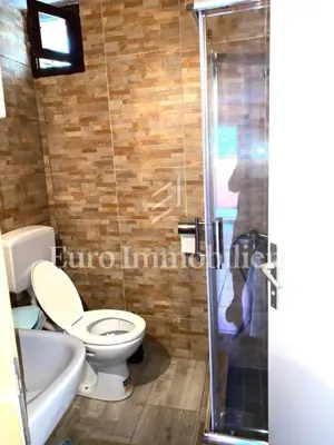 Samostojeća kuća s tri stambene jedinice, 100m od mora! - 17