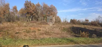 Građevinsko zemljište 1.351 m², Labin - uz cestu i mirno selo - 2