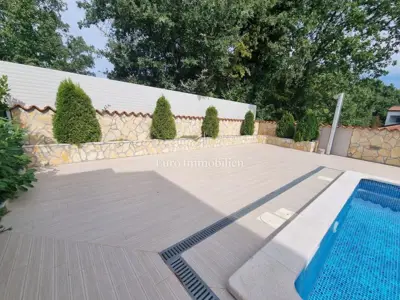Dvojna kuća u Poreču, bazen 32 m² i vrtna kućica - 7