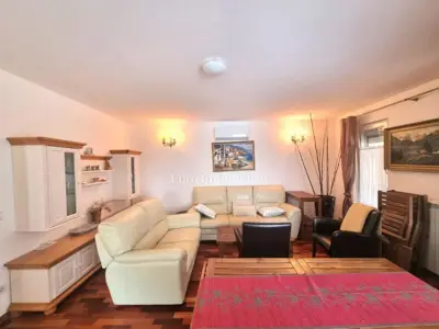 Dvojna kuća u Poreču, bazen 32 m² i vrtna kućica - 12