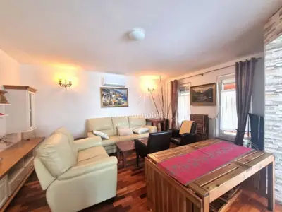 Dvojna kuća u Poreču, bazen 32 m² i vrtna kućica - 13