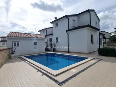 Dvojna kuća u Poreču, bazen 32 m² i vrtna kućica - 5