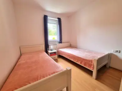 Dvojna kuća u Poreču, bazen 32 m² i vrtna kućica - 19