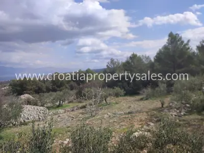 Zemljište, Brač, 23 120 m², 197 000 € - 5