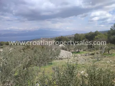 Zemljište, Brač, 23 120 m², 197 000 € - 6
