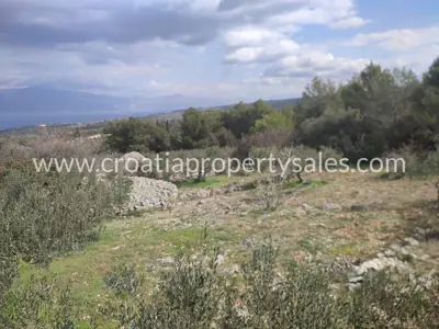 Zemljište, Brač, 23 120 m², 197 000 € - 8