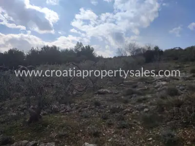 Zemljište, Brač, 23 120 m², 197 000 € - 7