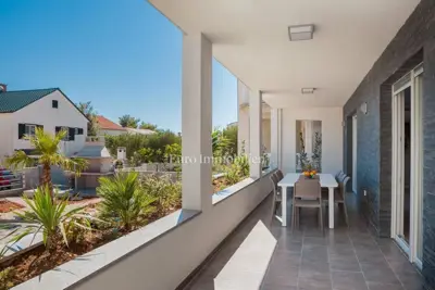 Villa 329 m², Rogoznica - 70 m od mora, infinity bazen - 3