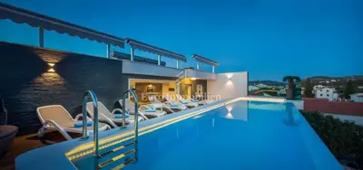 Villa 329 m², Rogoznica - 70 m od mora, infinity bazen - 9