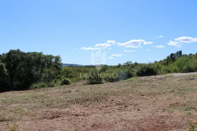 Građevinsko zemljište 1.071 m², Labin - rub grada