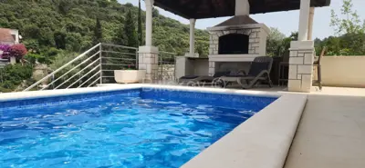 Vila 280 m², Žrnovska Banja, prvi red uz more i bazen - 10