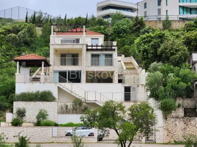 Villa 280 m², Žrnovska Banja, first row by the sea and pool - 18