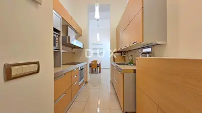 Apartment 128 m², Bulevard - 3 rooms + living room, yard - 18