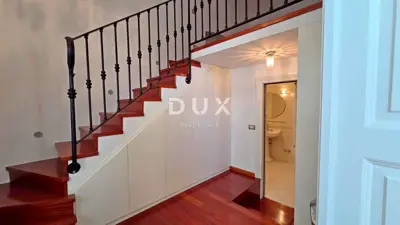 Apartment 128 m², Bulevard - 3 rooms + living room, yard - 11
