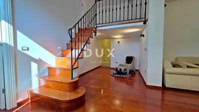 Apartment 128 m², Bulevard - 3 rooms + living room, yard - 9