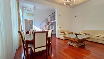 Apartment 128 m², Bulevard - 3 rooms + living room, yard - 7