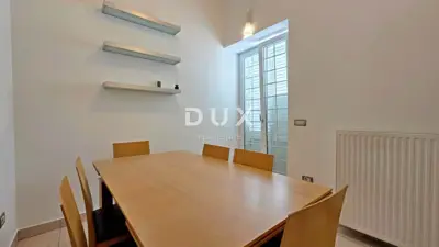 Apartment 128 m², Bulevard - 3 rooms + living room, yard - 22