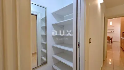 Apartment 128 m², Bulevard - 3 rooms + living room, yard - 20