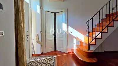 Apartment 128 m², Bulevard - 3 rooms + living room, yard - 13