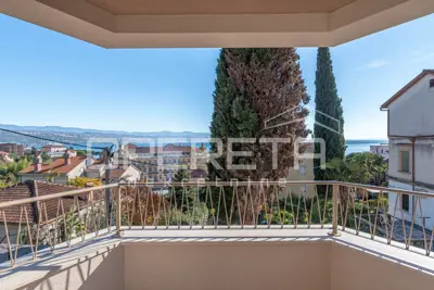 Luxuswohnung im Zentrum von Opatija mit Balkon und Garage