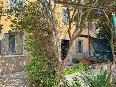 House 265 m², Krimeja - two apartments, garage and yard