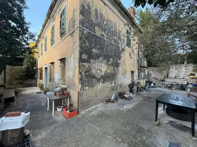 Haus 265 m², Krimeja - zwei Wohnungen, Garage und Grundstück - 2