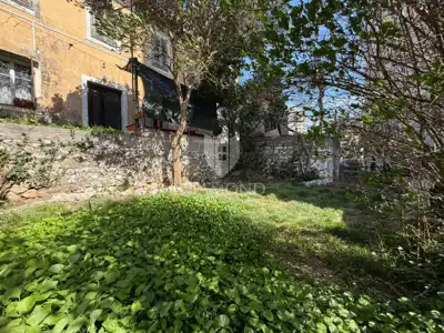 Haus 265 m², Krimeja - zwei Wohnungen, Garage und Grundstück - 3