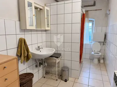 House 265 m², Krimeja - two apartments, garage and yard - 11