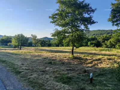 Građevinsko zemljište u Pićnu, panoramski pogled na Učku