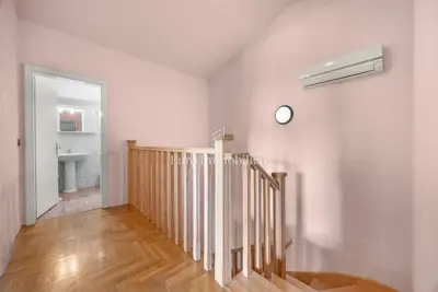 Samostojeća kuća s tri stambene jedinice i pogledom na more – Ližnjan - 20