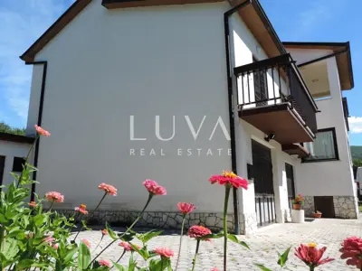 Haus 308 m², Buzet - Wohn- und Geschäftsimmobilie, Garage - 3