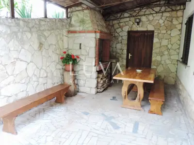 Haus 308 m², Buzet - Wohn- und Geschäftsimmobilie, Garage - 21
