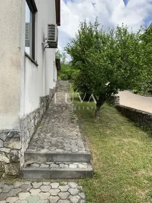 Haus 308 m², Buzet - Wohn- und Geschäftsimmobilie, Garage - 19