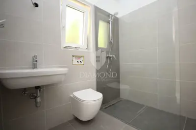 Haus 90 m², Labin Umgebung - Pool und Meerblick - 9